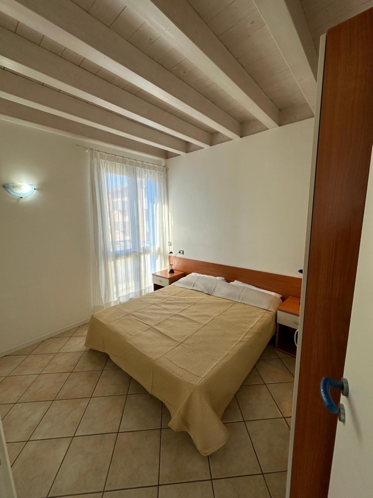 Residence Stefania Attici Su 2 Livelli - Agenzia Cocal กาออร์เล ภายนอก รูปภาพ