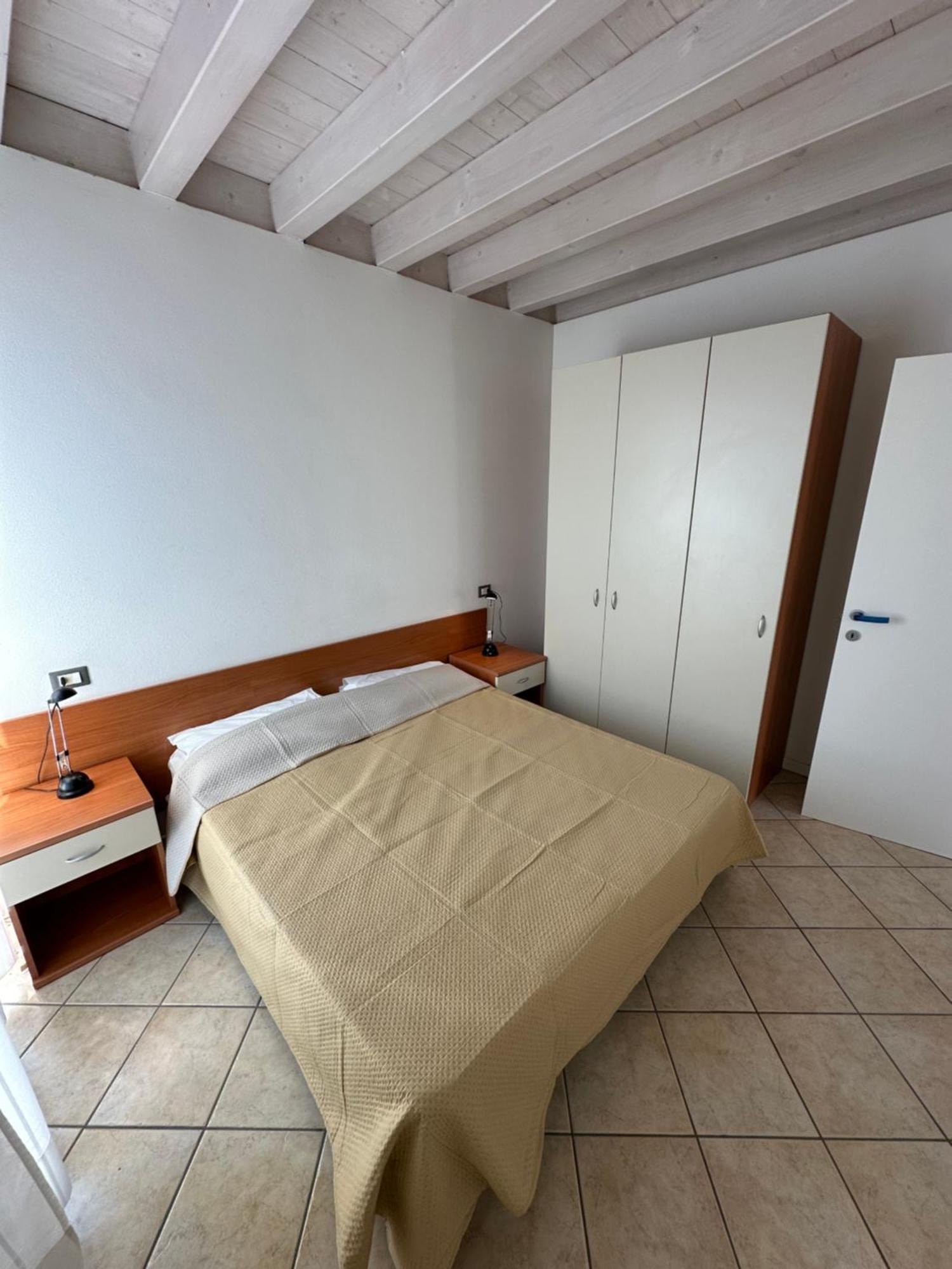 Residence Stefania Attici Su 2 Livelli - Agenzia Cocal กาออร์เล ภายนอก รูปภาพ